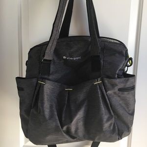 EUC Sherpani workout bag
